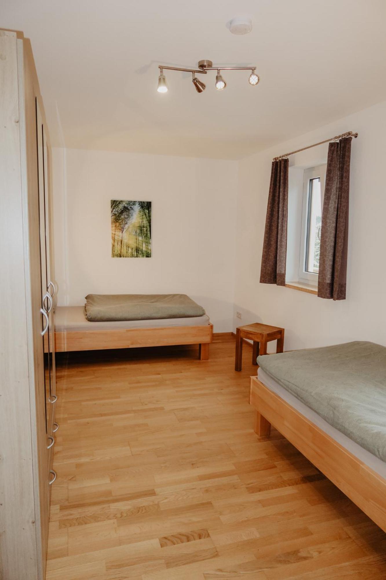 Ferienwohnung/Arbeiterwohnung Kampenwand ローアドルフ エクステリア 写真