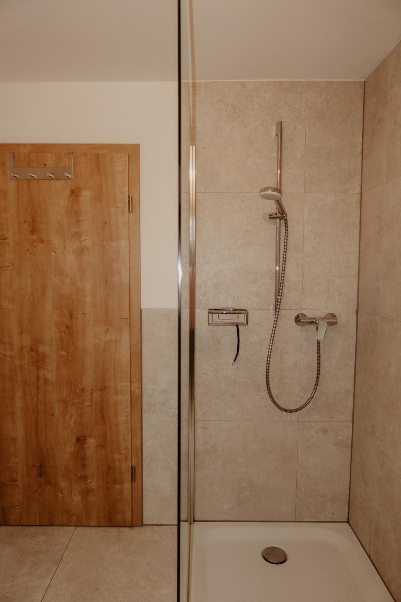 Ferienwohnung/Arbeiterwohnung Kampenwand ローアドルフ エクステリア 写真